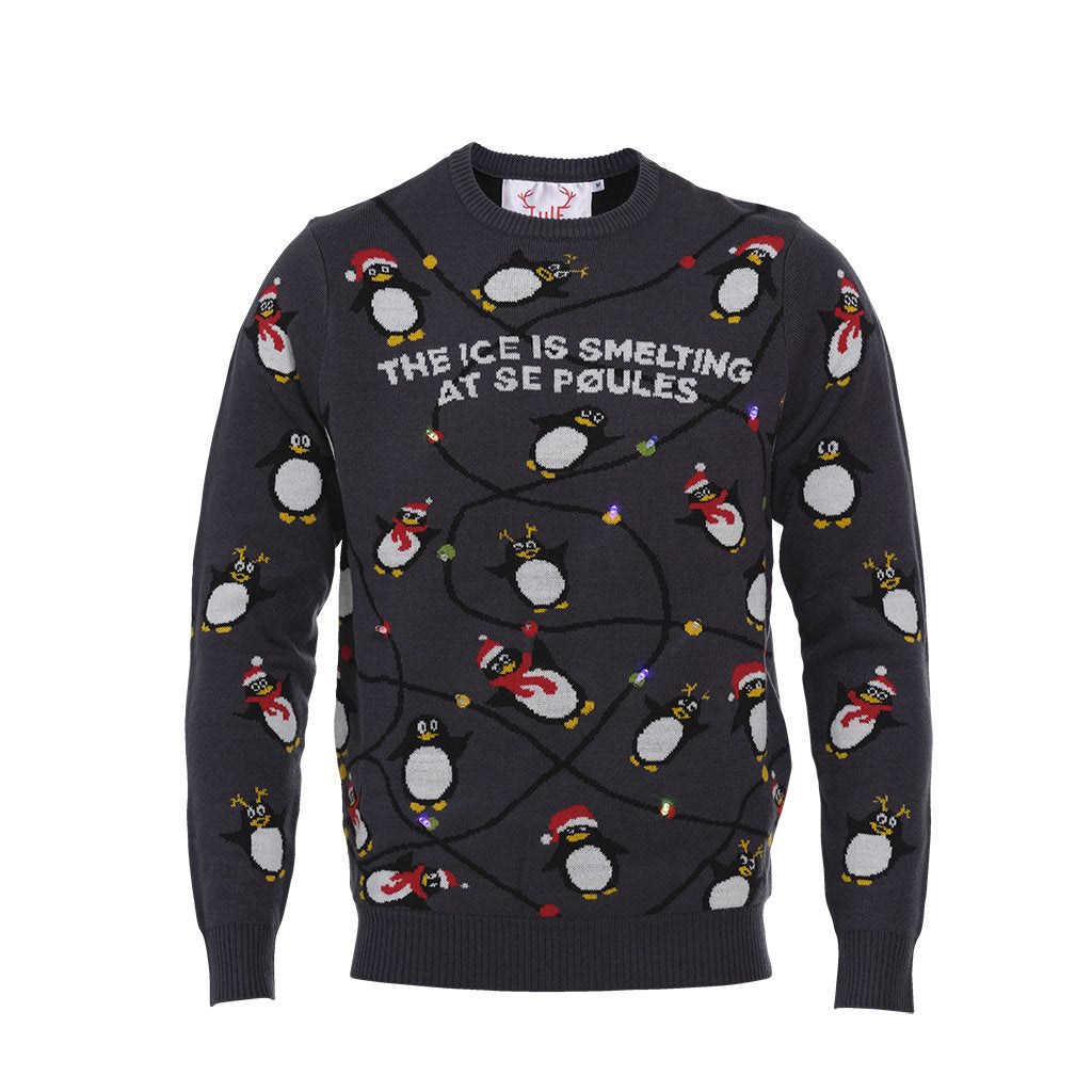 Un pull de Noël gris avec des pingouins et des lumières.